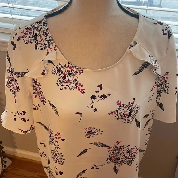 Alfani Shirt Sleeve Ruffle Detail Print Blouse Medium Flowing Style Black Pink - Picture 3 of 8